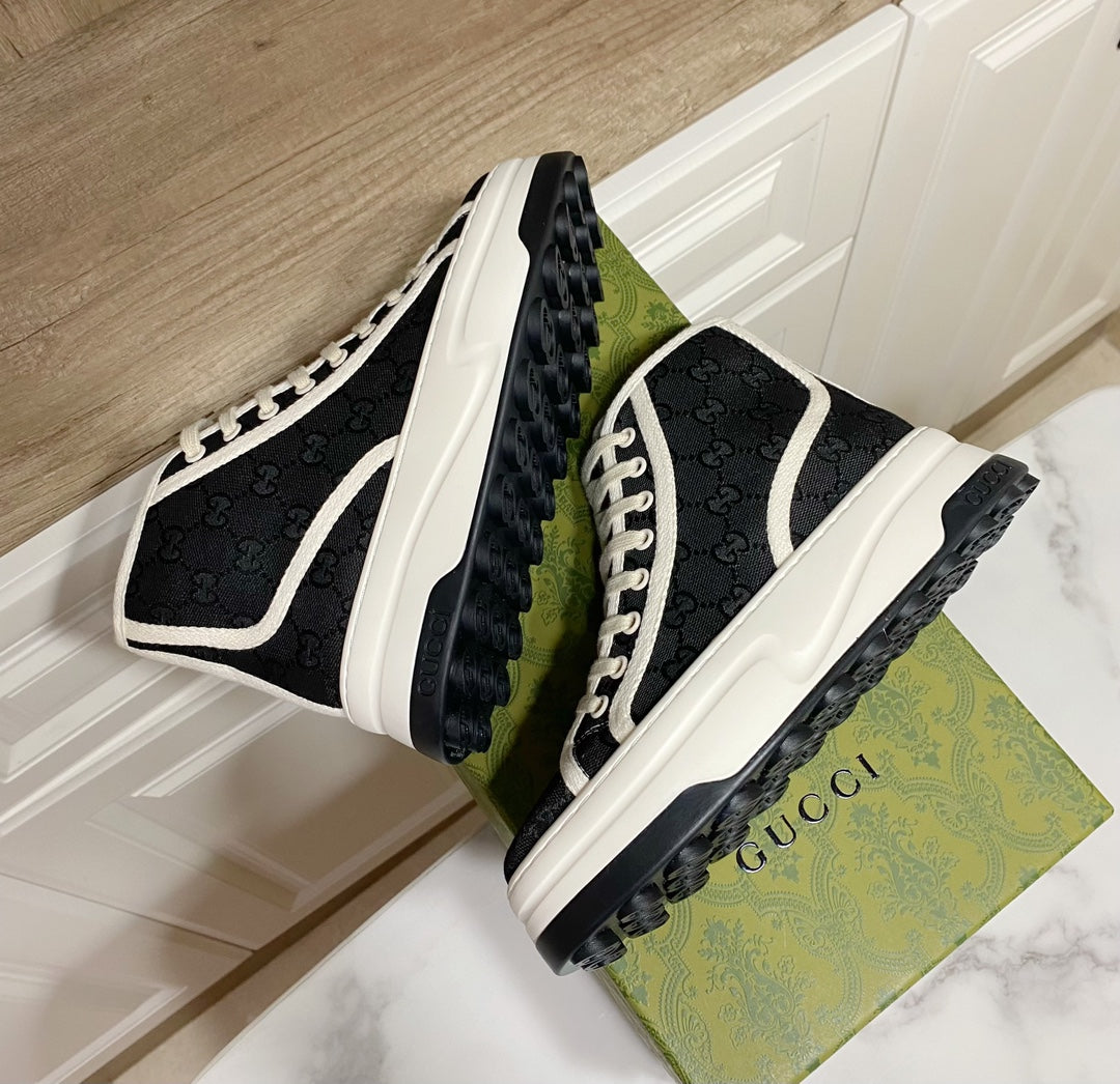 GG 26SS Platform Sneaker Black Monogram Canvas 640599