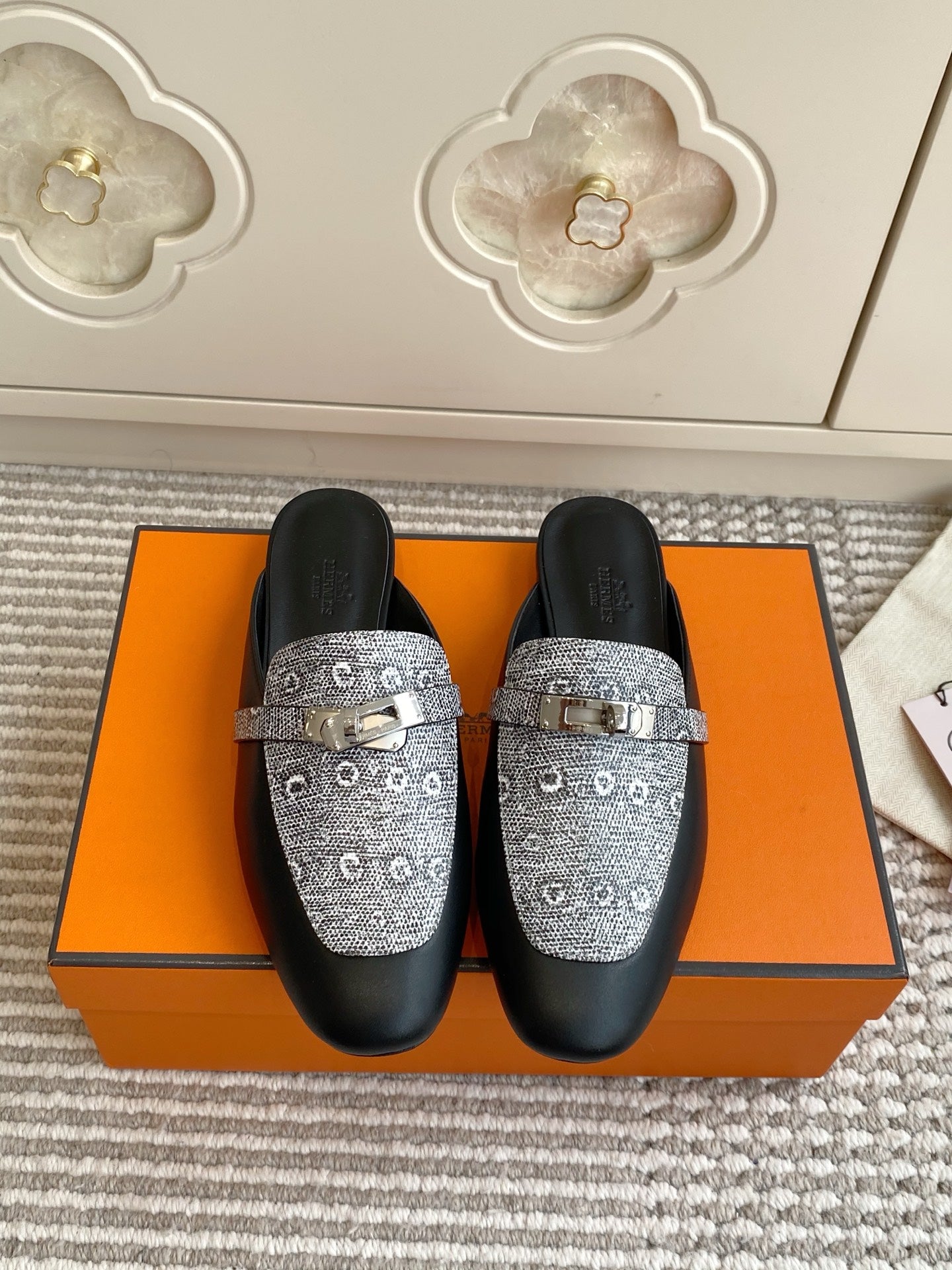 HM Oz Mules Calfskin 858870