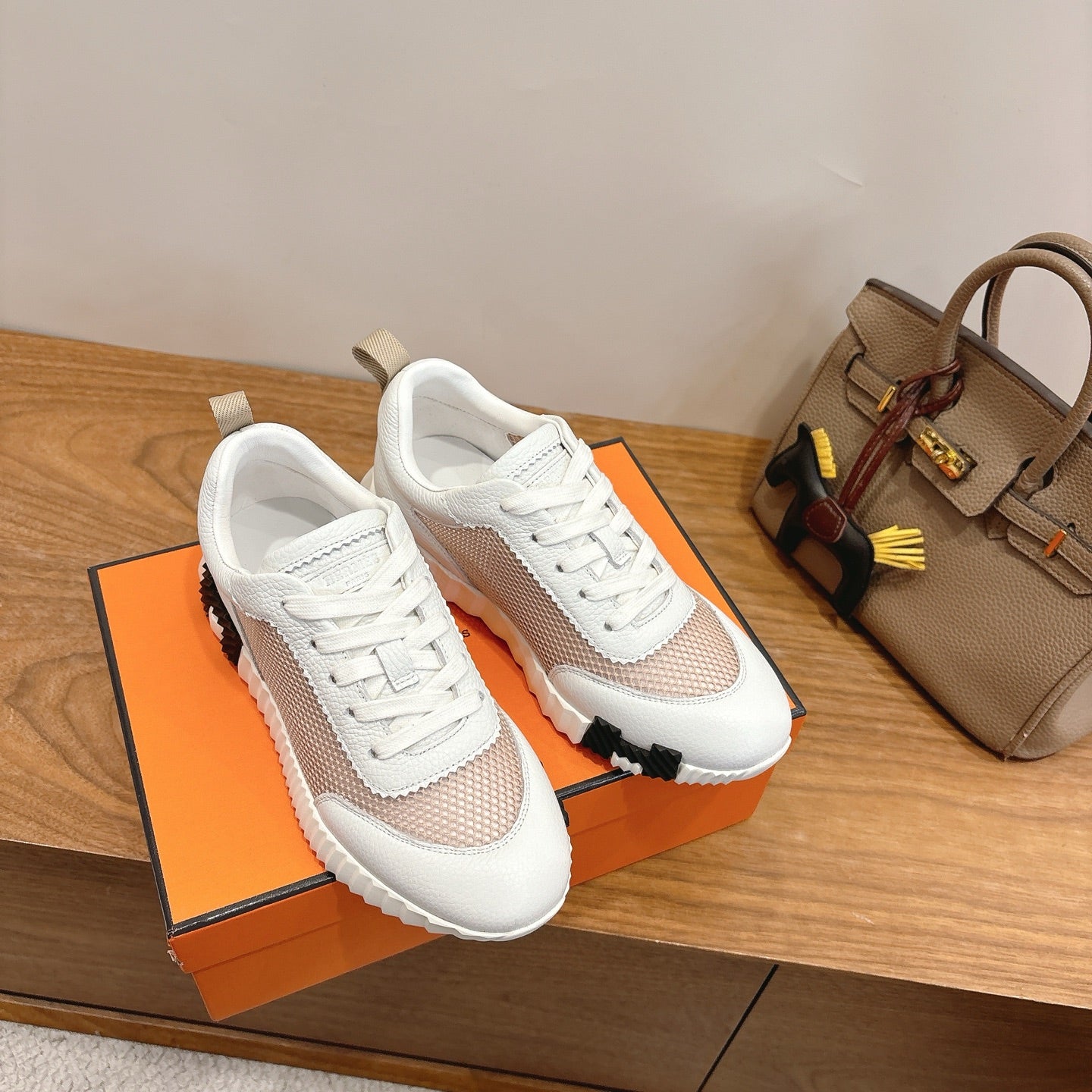HM 26ss Sneakers White Beige Cowhide Fabric 638565