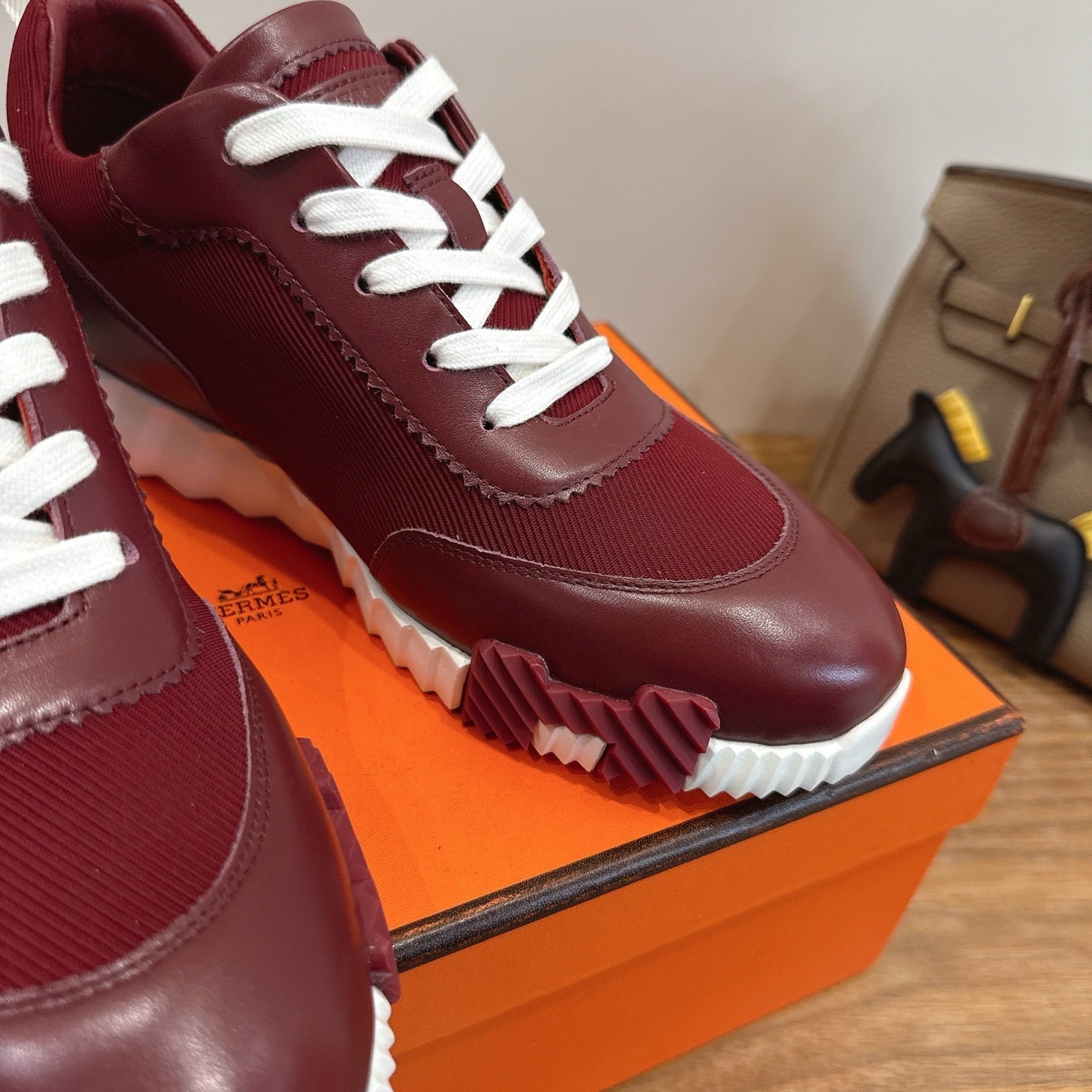 HM 26ss Sneakers Burgundy Leather 638577