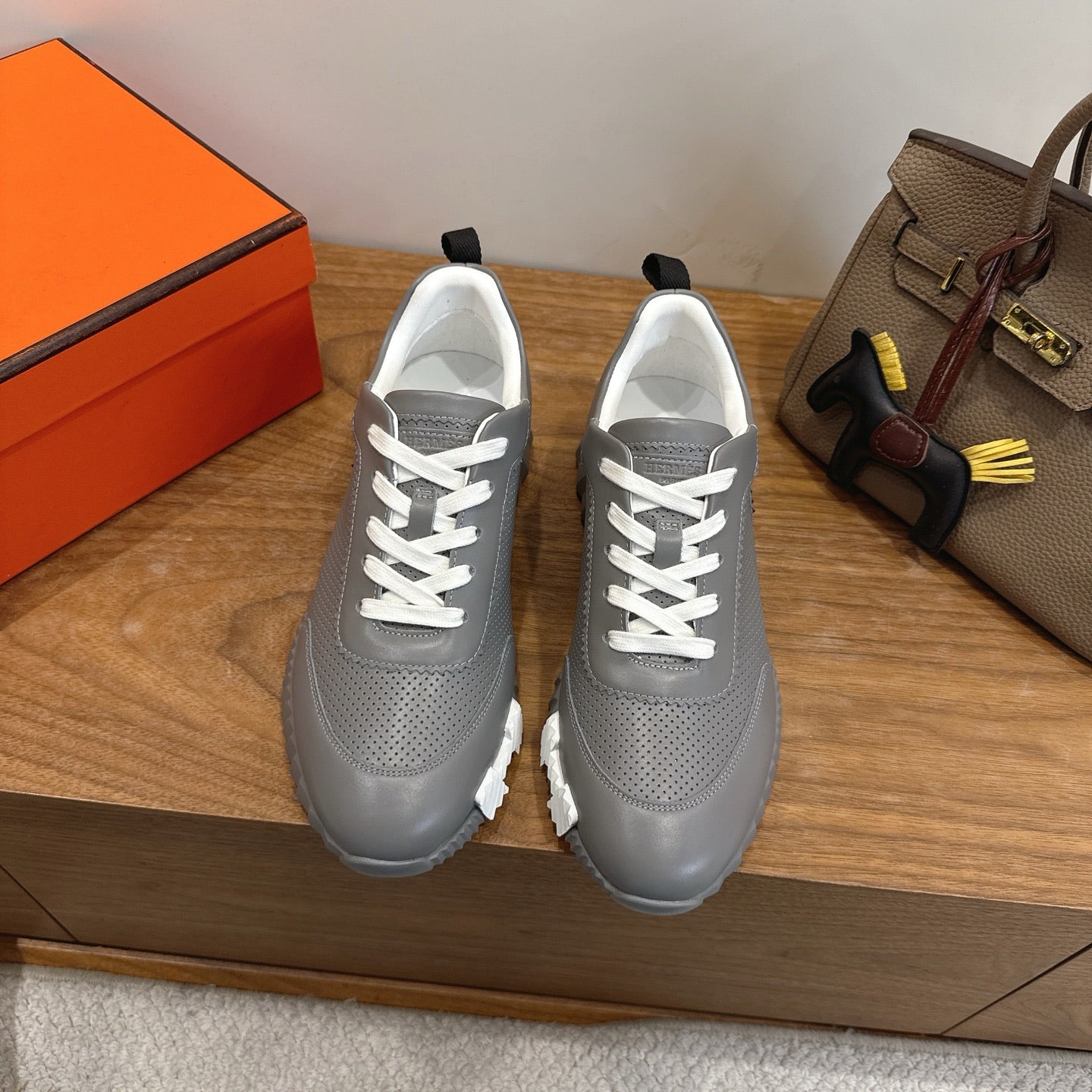 HM 26ss Sneakers Gray Leather 638579