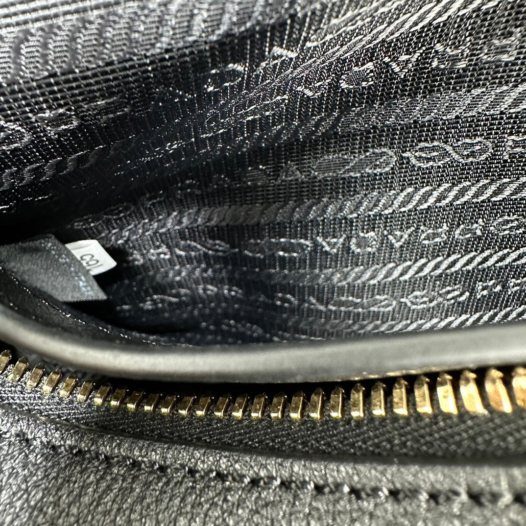 Prada 2026 Darling Soft Handbag 25cm Calfskin