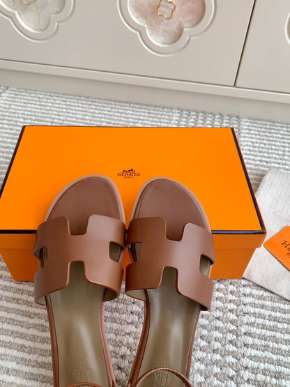 HM Sandal Cowhide 858995