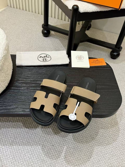 Hermes 2026 Chypre Sandal Beige mix Black Cowhide