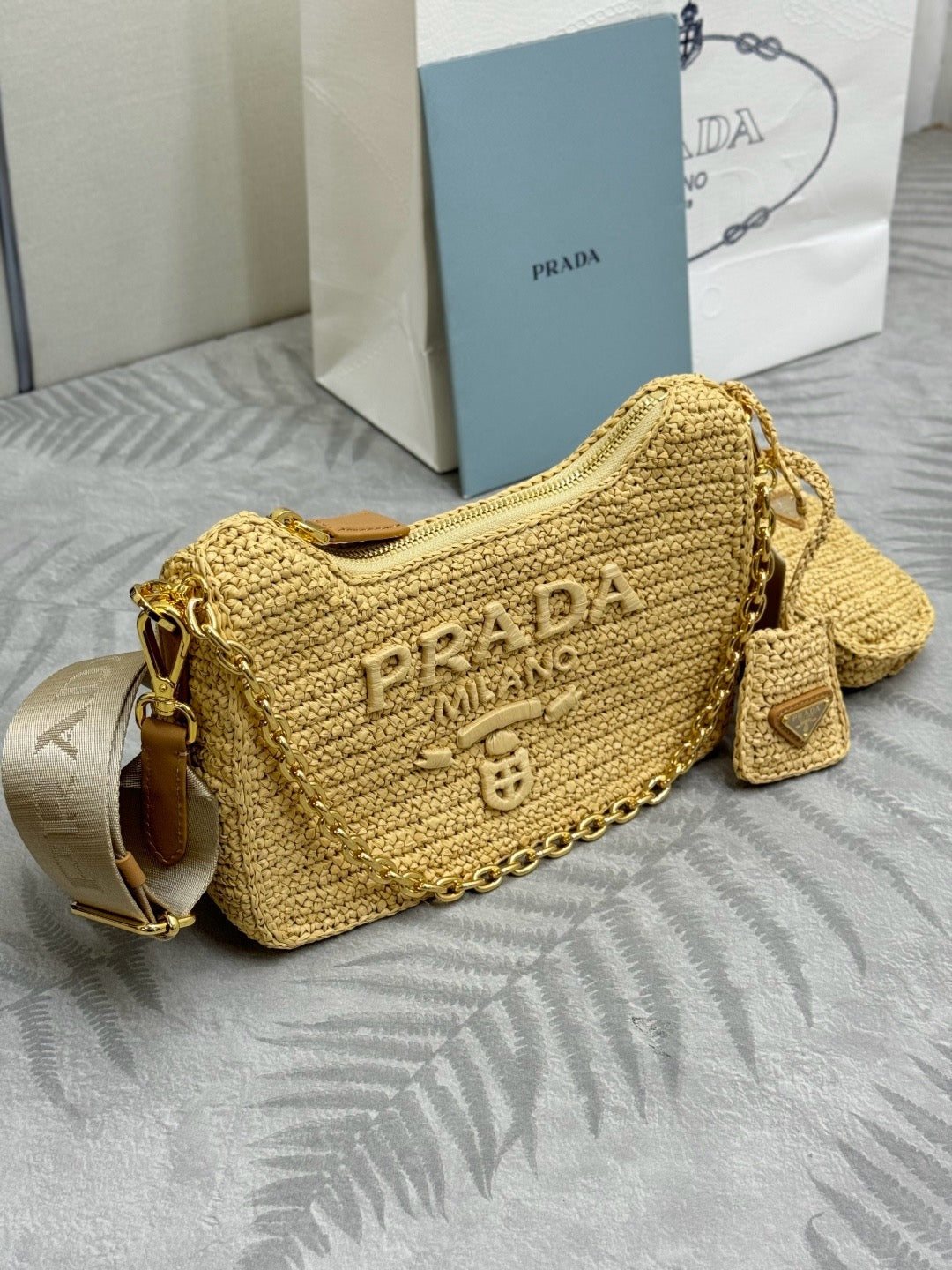 Prada Re-Edition 2005 Bag 23cm Beige Raffia