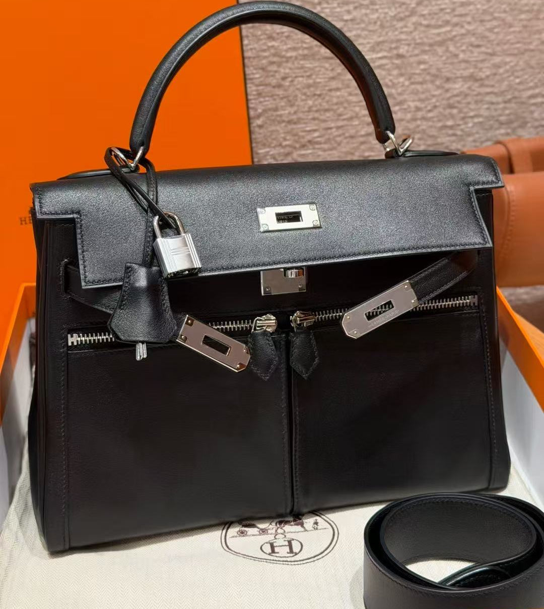 Hermes 2026 Kelly Lakis Bag Black Swift Leather