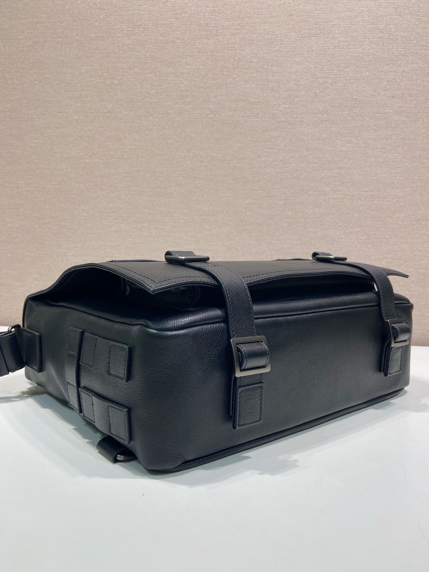 Prada 2026 Messenger Bag 34cm Black Leather