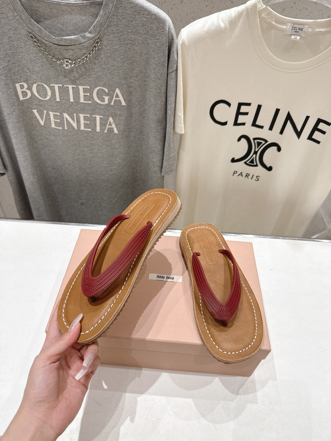 Miumiu 26ss Thong Sandals Cowhide 713100