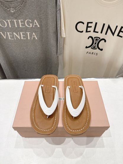 Miumiu 26ss Thong Sandals Cowhide 713100
