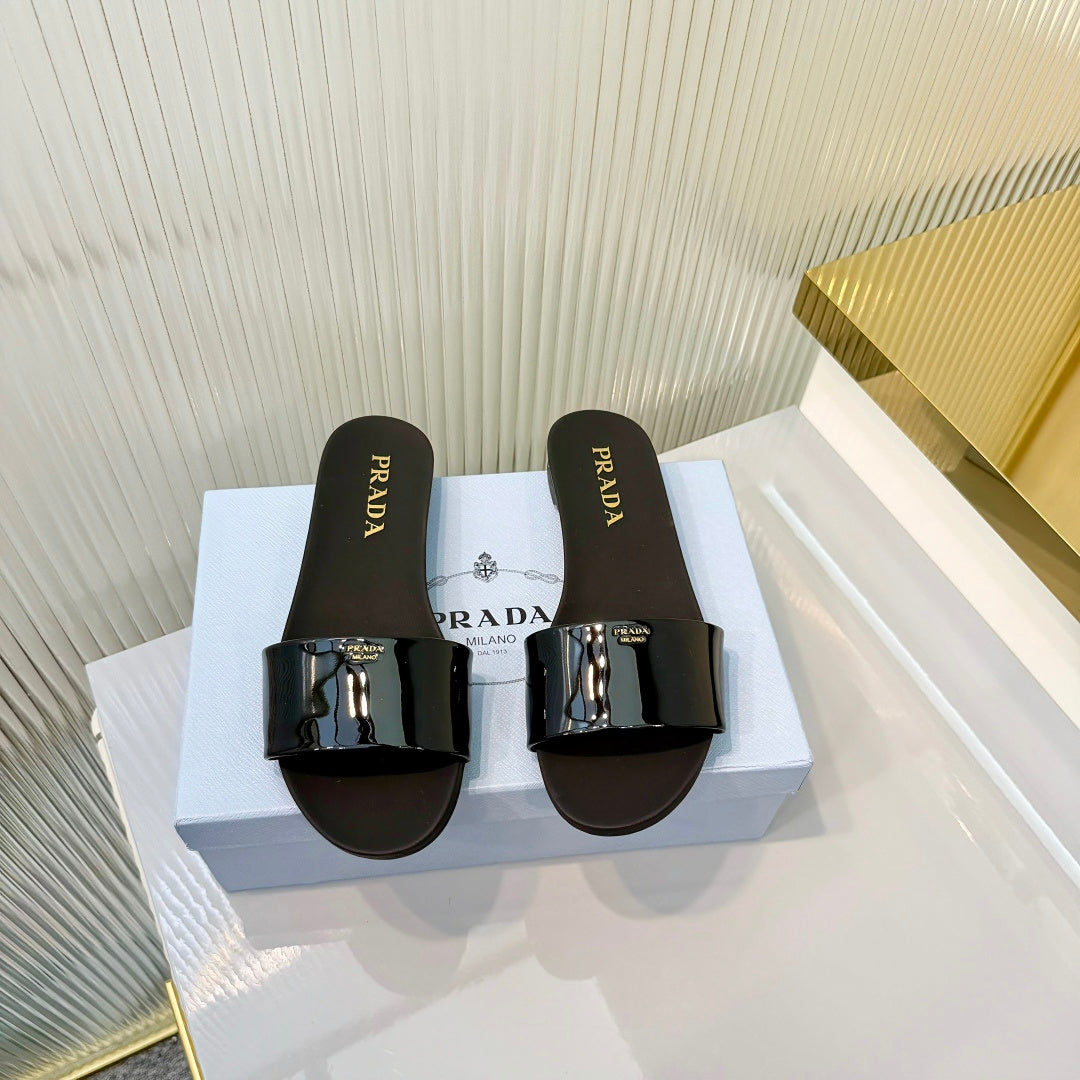 Prada 2026  Logo Patent Leather Slide Calfskin 715621