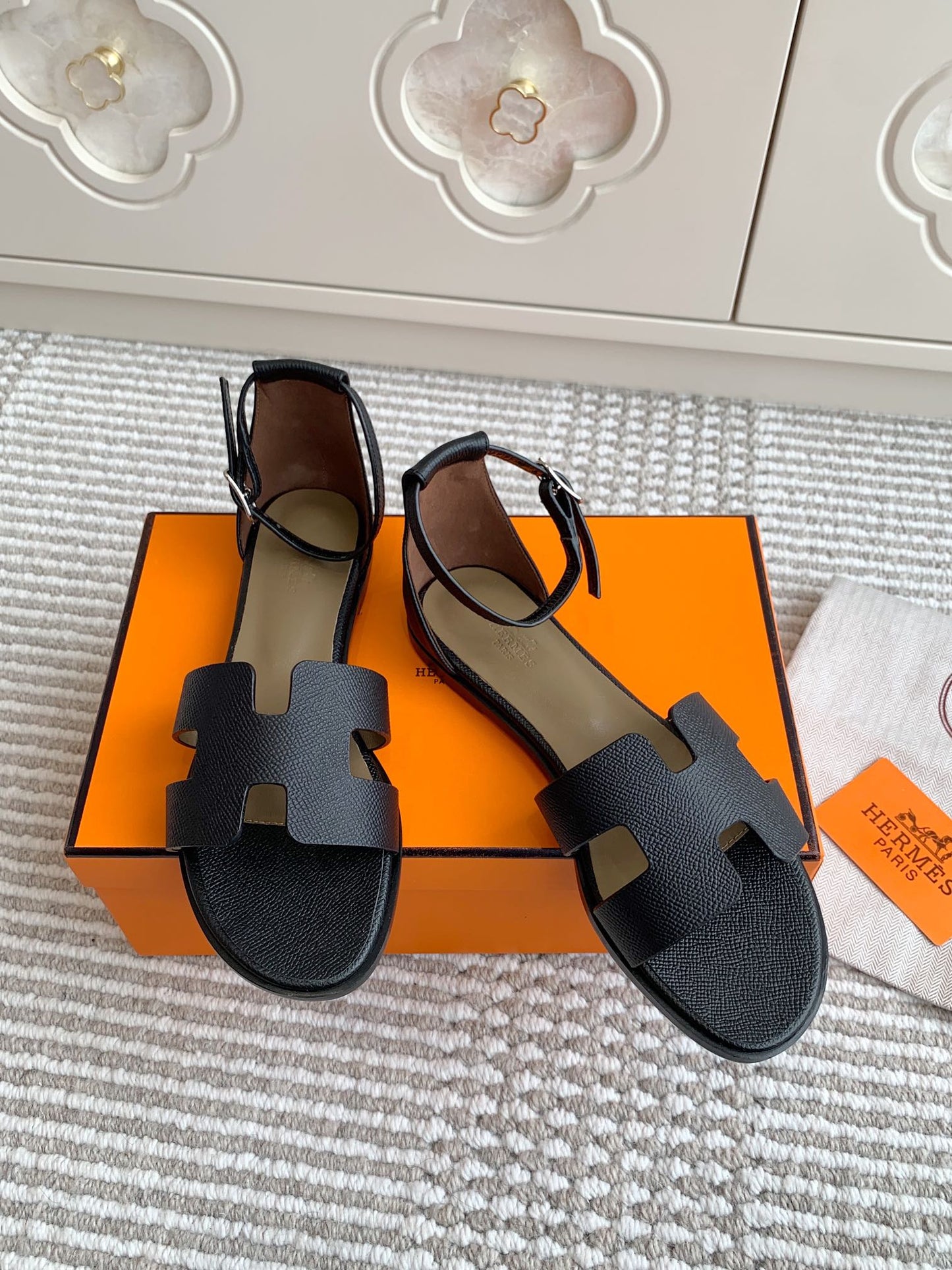 HM Sandal Grained Calfskin ide 858911
