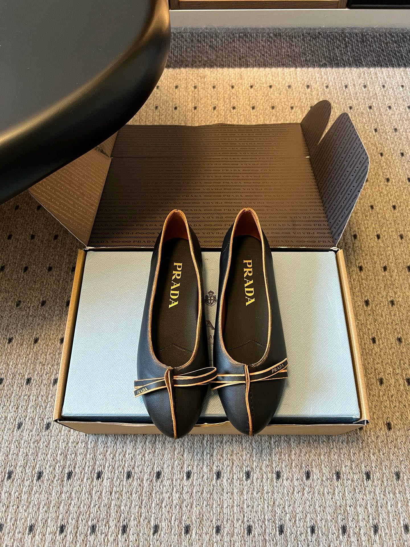 Prada 2026 Exposed Seam Ballerina Flats Cowhide 787475