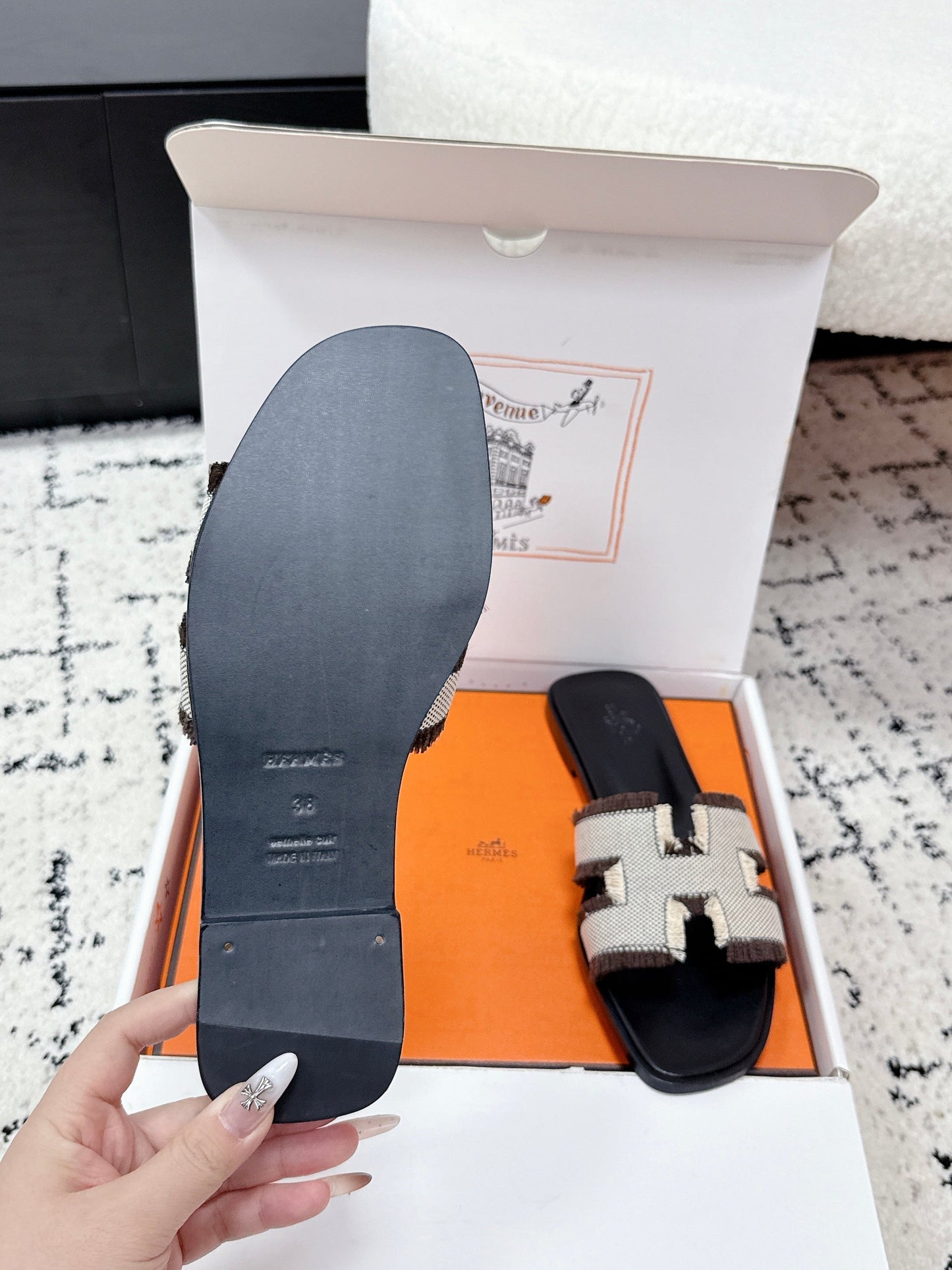 HM 26ss Oran Sandals Black White Brown Canvas Cowhide 617214