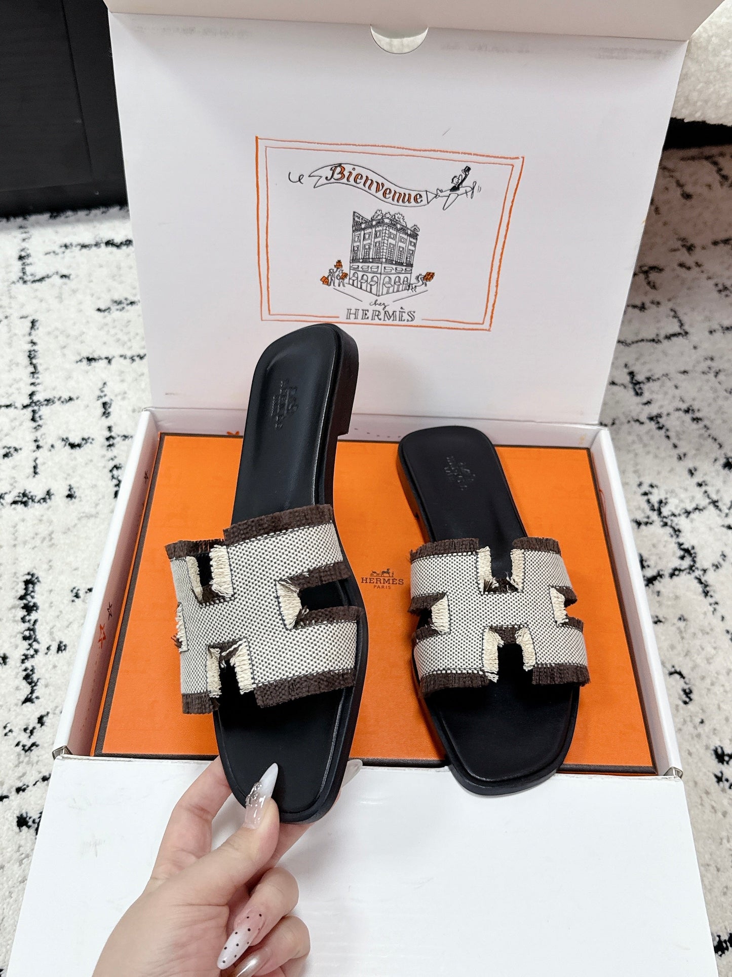HM 26ss Oran Sandals Black White Brown Canvas Cowhide 617214