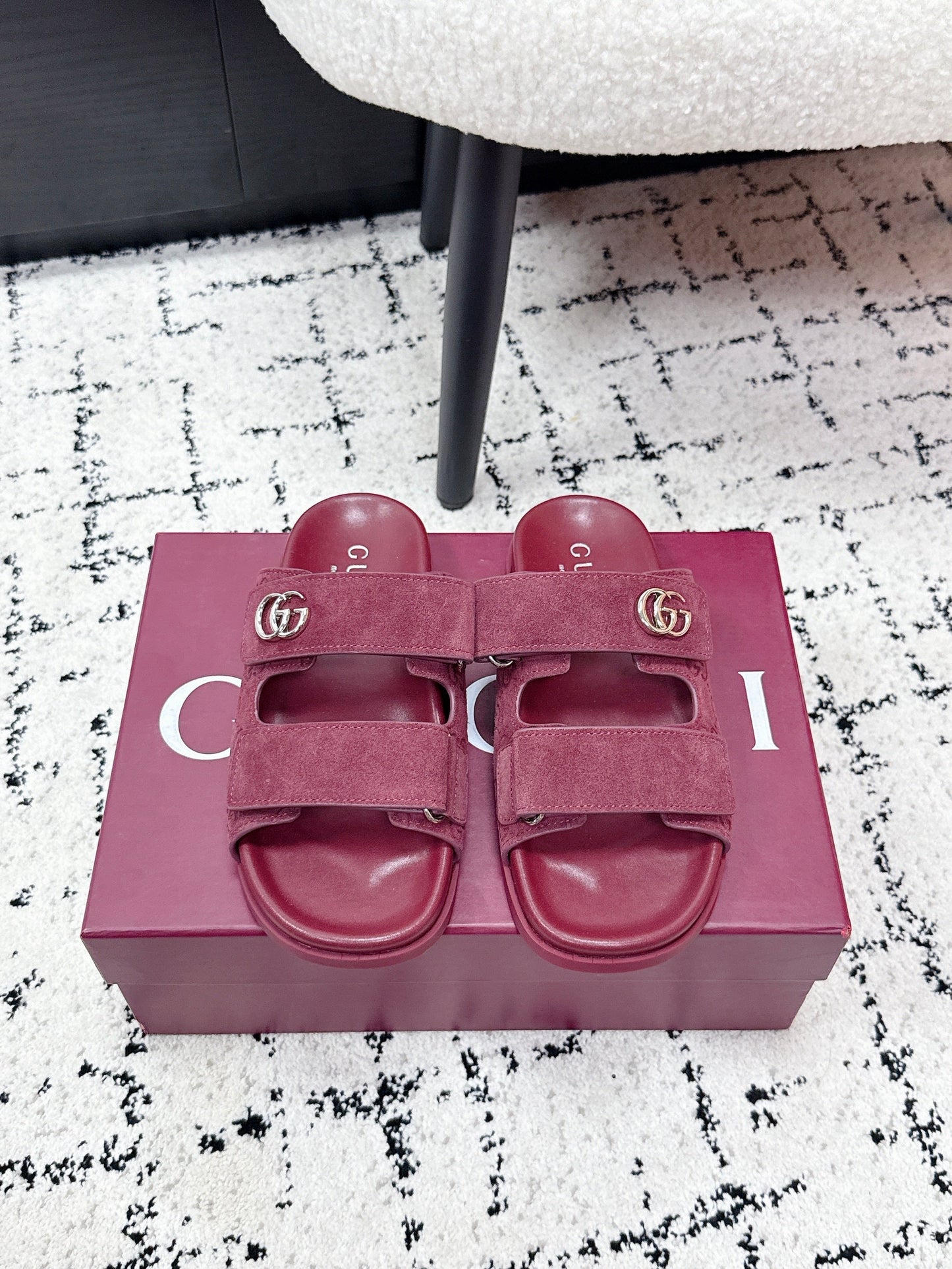 GG 26SS Sandals Burgundy Suede Sheepskin 641459
