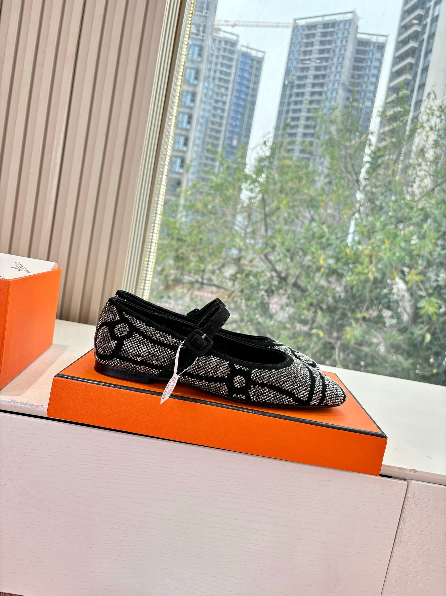 HM 26ss Pig-Nose Ballet Flatt Black Cowhide Diamond 603934
