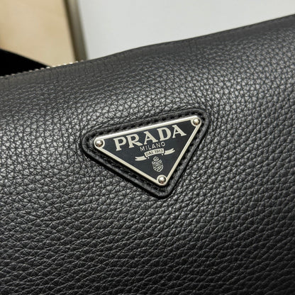 Prada 2026 Vitello Daino Messenger Bag Black Grained Calfskin