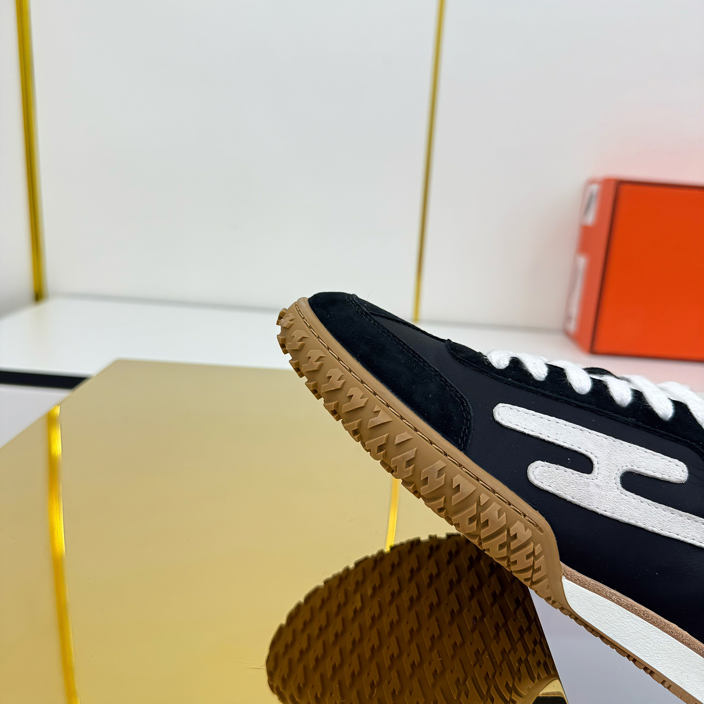 HM 2026 Casual Sneakers Black White Suede 667354