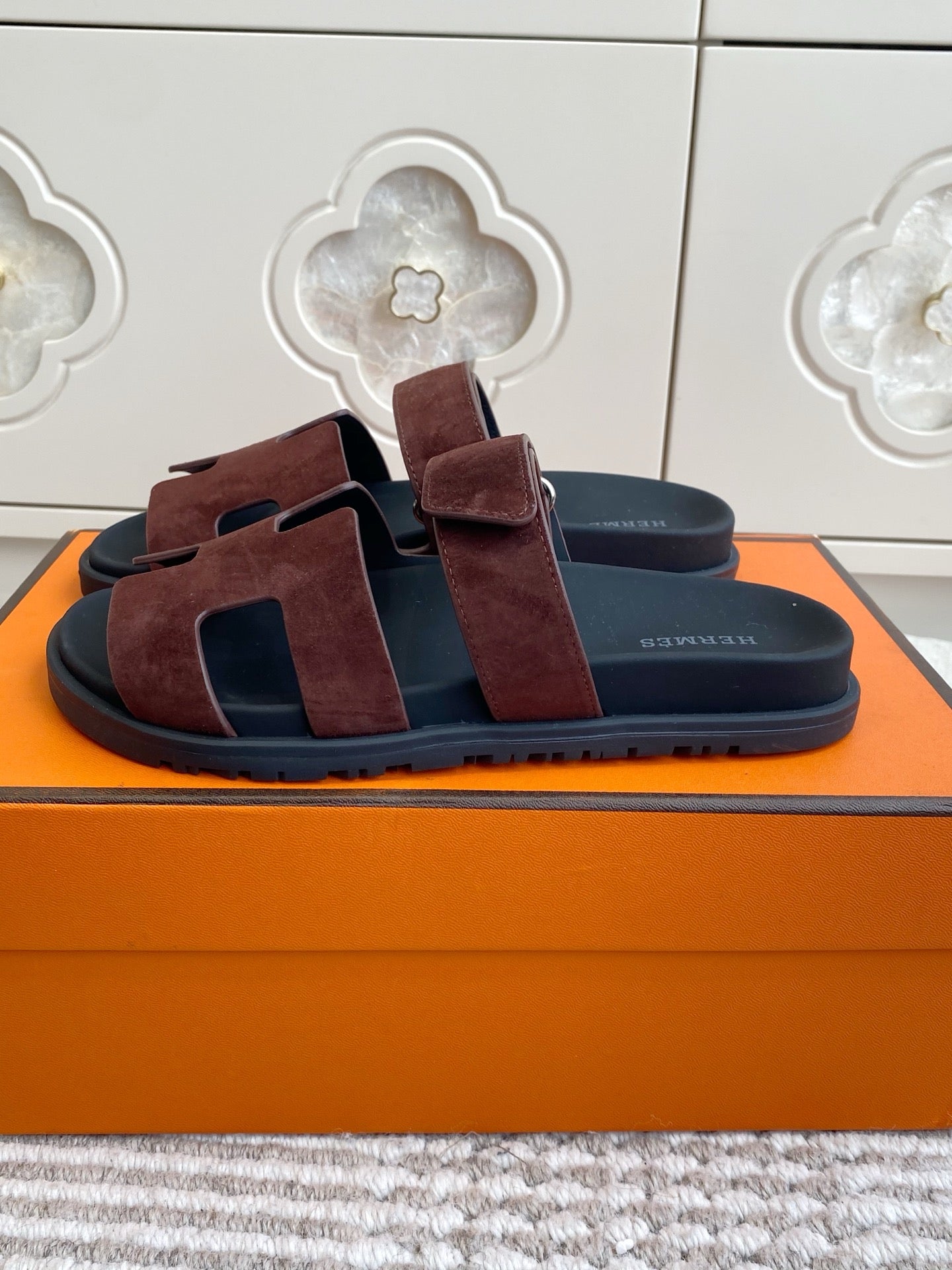 HM 2026 Velcro Slippers Reddish Brown Suede 667461