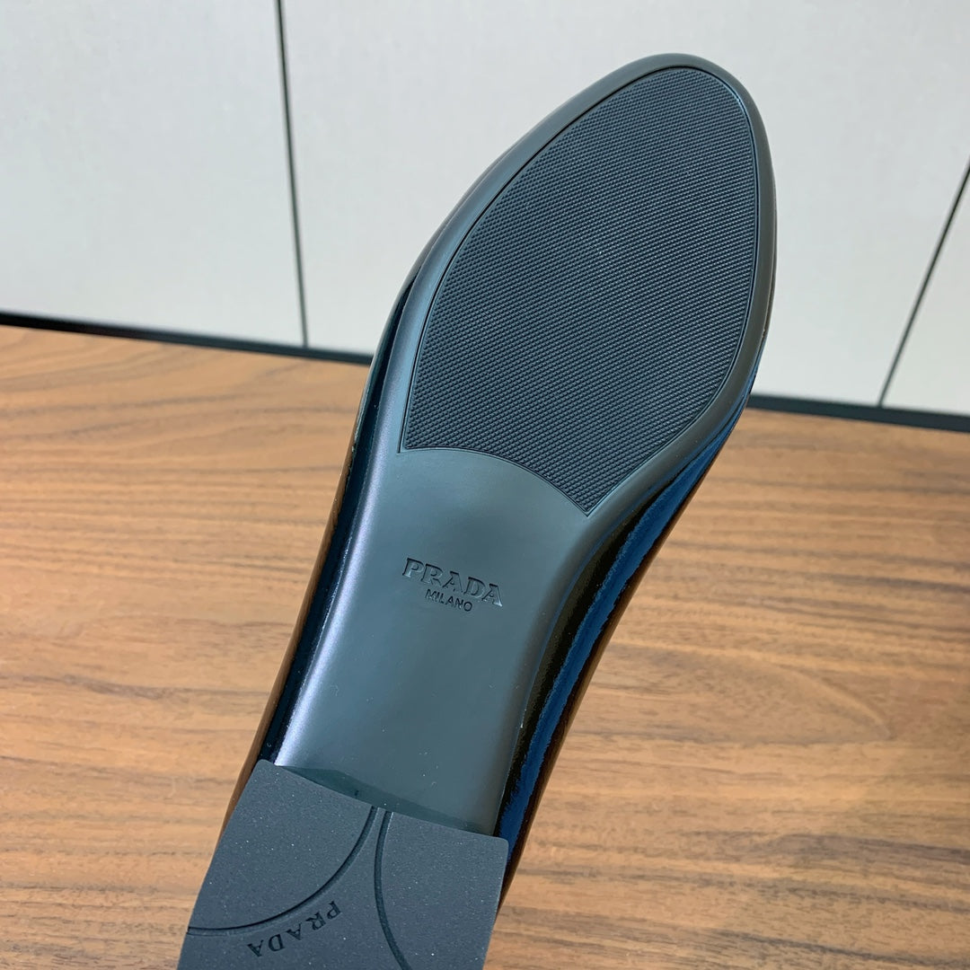 Prada 2026 Ballet Flats Bow Calfskin Patent Leather 792670