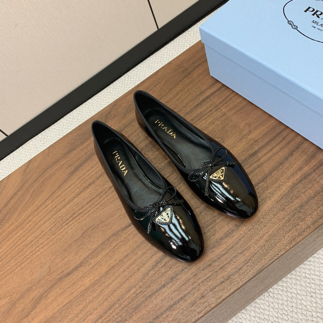 Prada 2026 Ballet Flats Bow Calfskin Patent Leather 792670