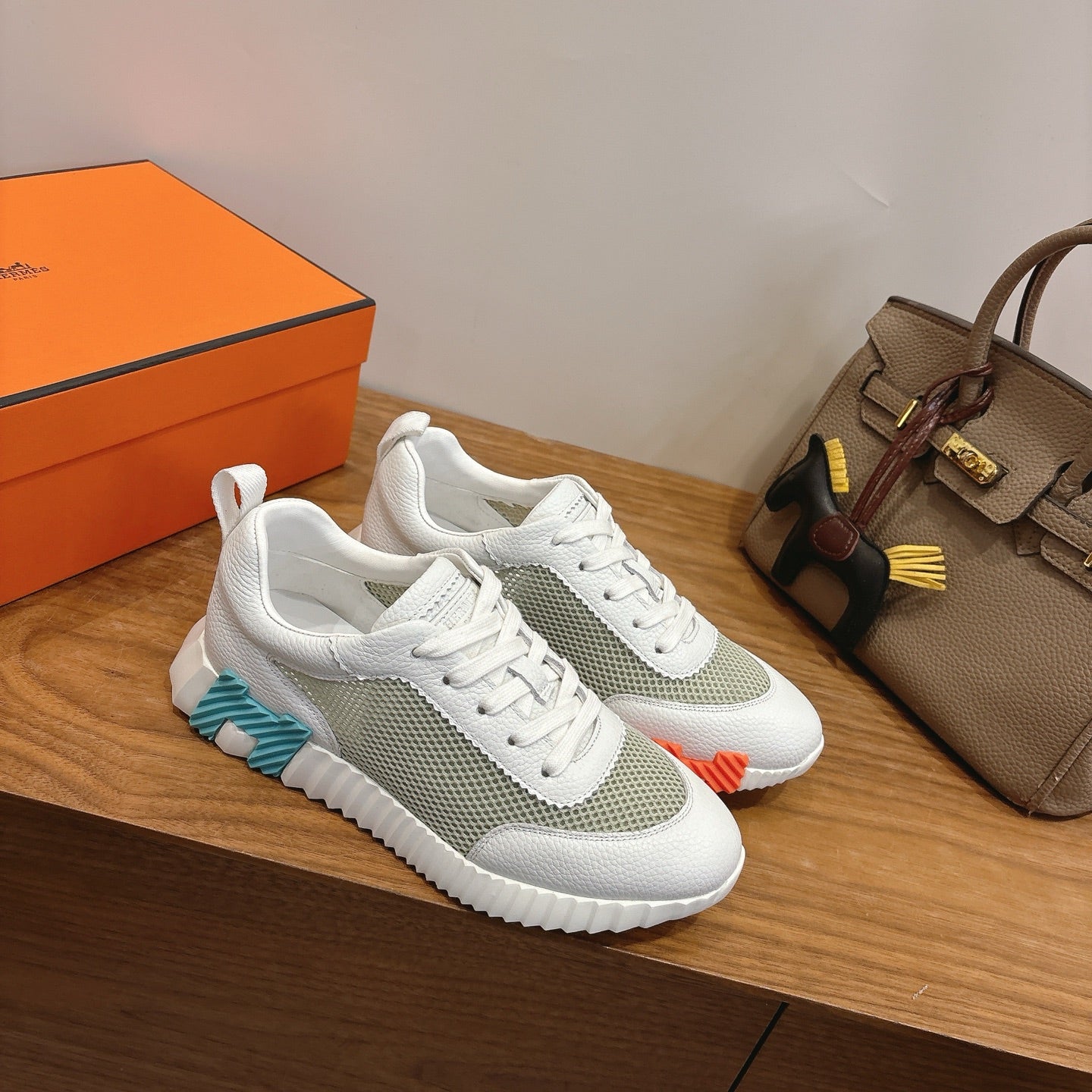 HM 26ss Sneakers White Light Green Cowhide  Fabric 638564