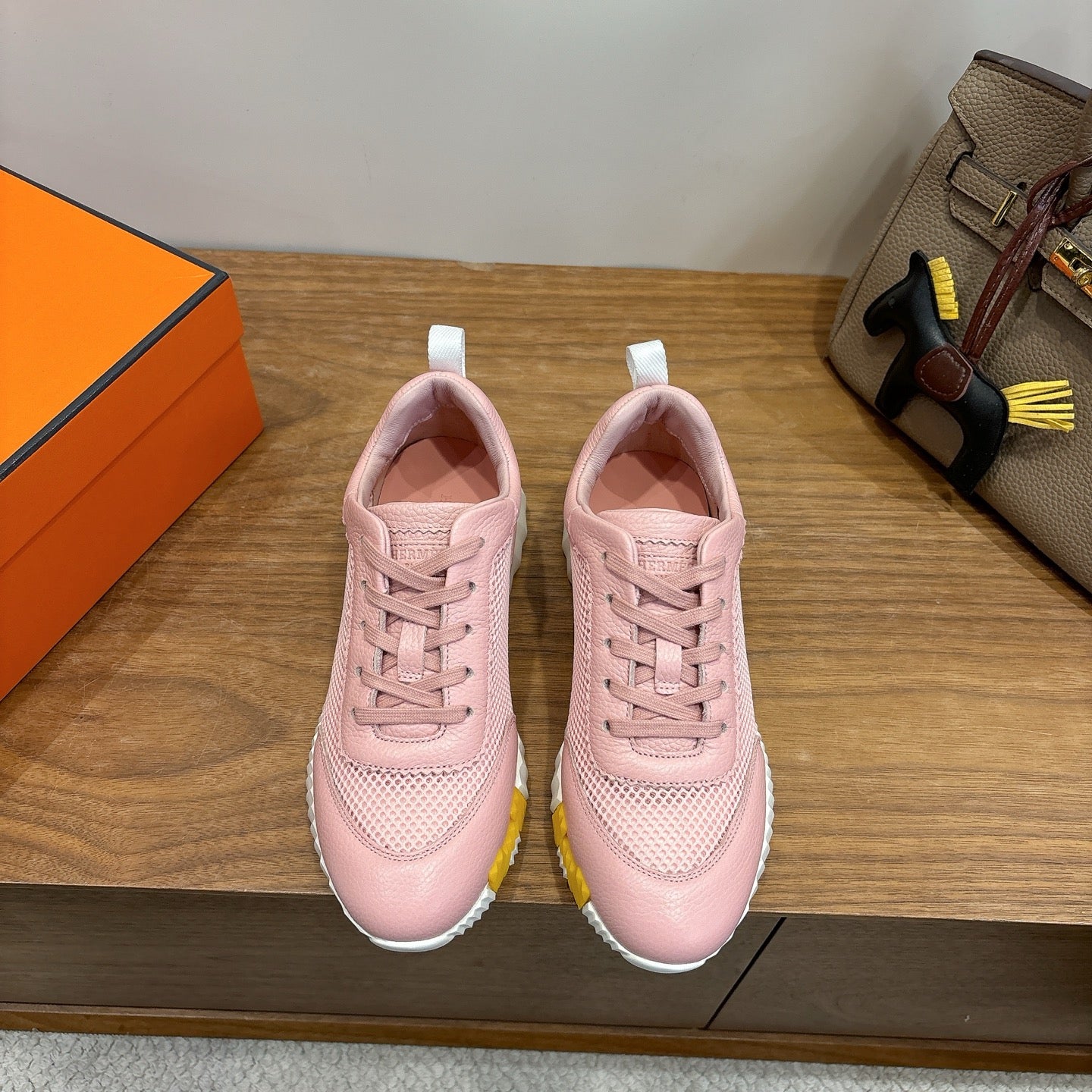 HM 26ss Sneakers Pink Leather 638568