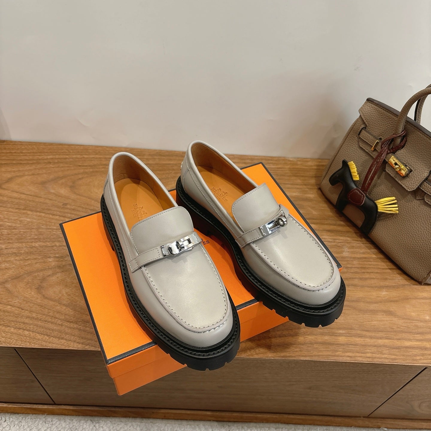 HM 26ss Loafers Gray Calfskin Sliver Buckle 638430