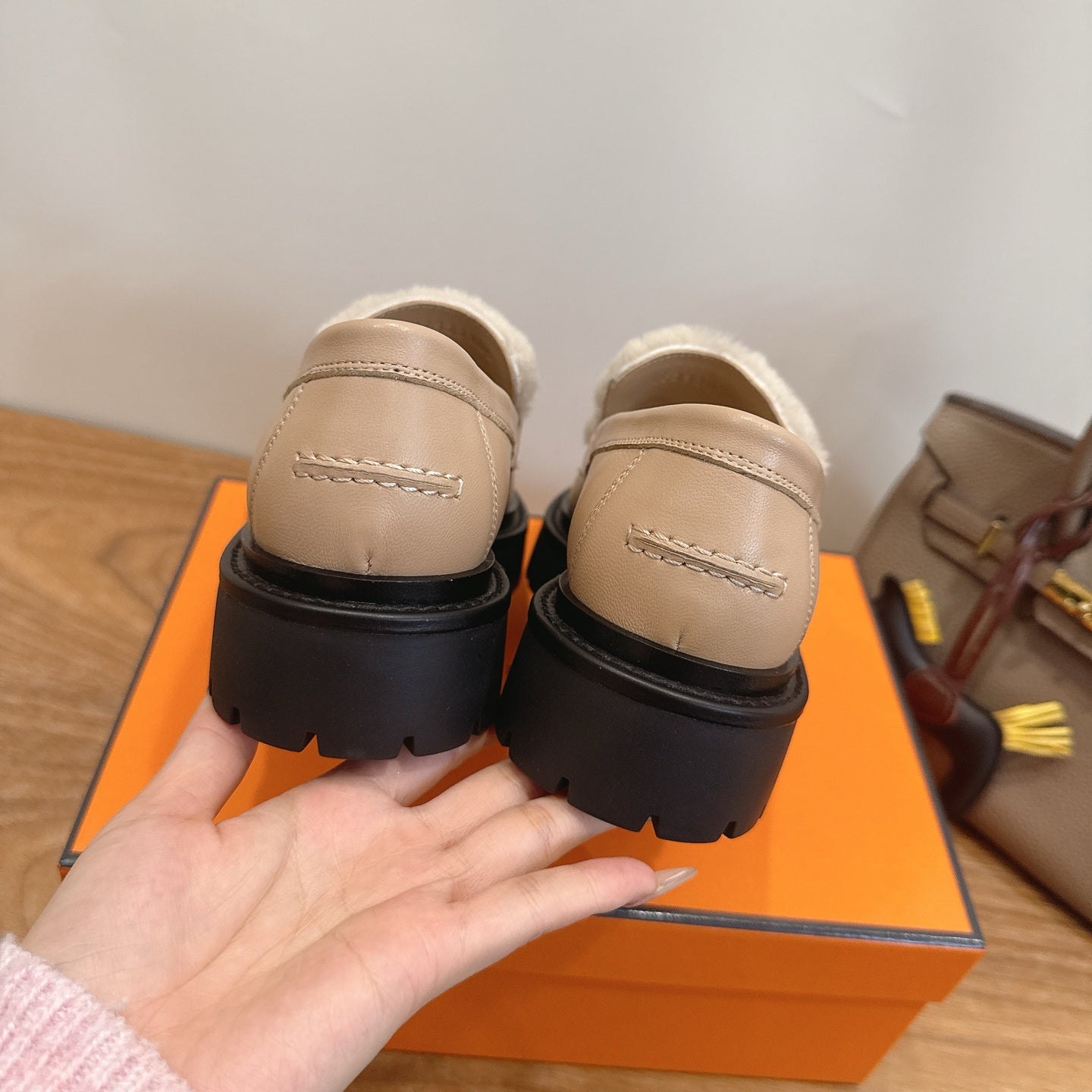 HM 26ss Loafers Dark Beige Wool Calfskin 638438