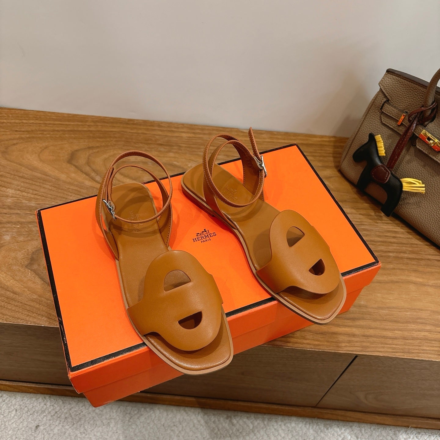 HM 26ss Flat Sandal Camel Brown Calfskin 638413