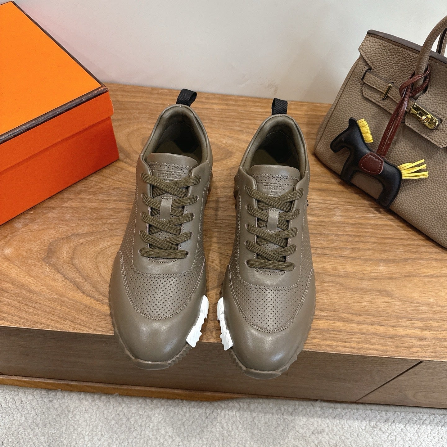 HM 26ss Sneakers Olive Green Leather 638569