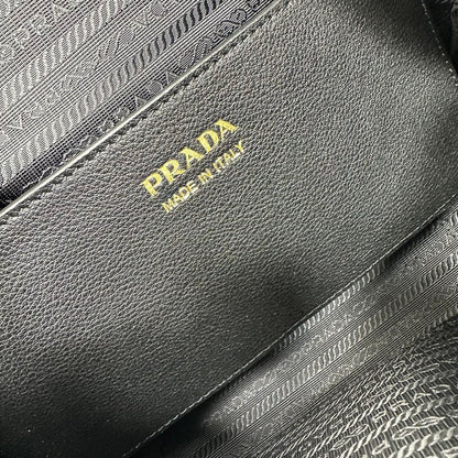 Prada 2026 Darling Soft Handbag 25cm Calfskin