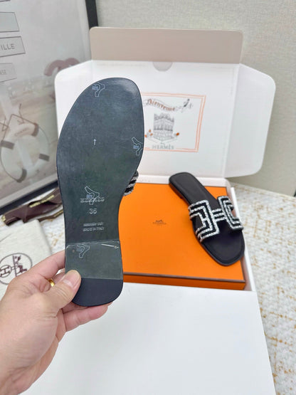 HM 26ss Oran Sandals Black Cowhide 625227