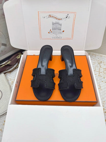 HM 26ss Oran Sandals 50 Black Sheepskin Rhinestone 625234