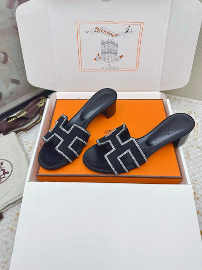 HM 26ss Oran Sandals 50 Black Sheepskin Rhinestone 625236