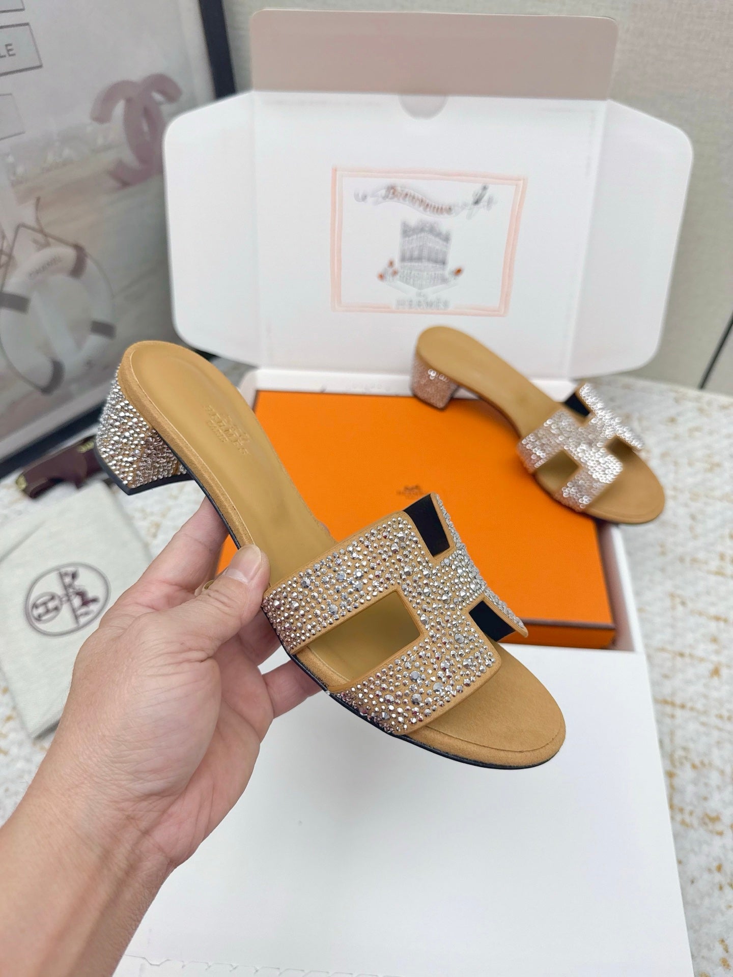 HM 26ss Oran Sandals 50 Beige Gold Crystal Cowhide 625251