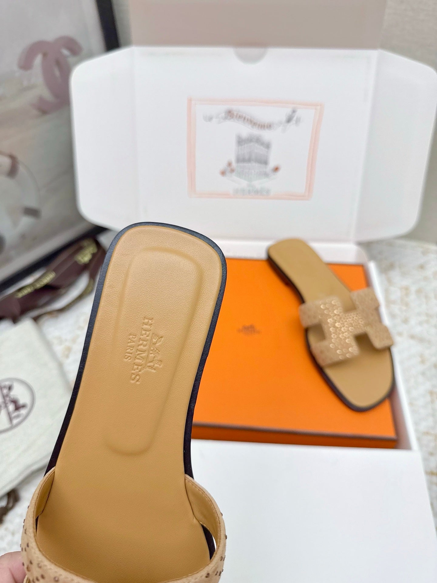 HM 26ss Oran Sandals Beige Gold Crystal Suede Cowhide 625254