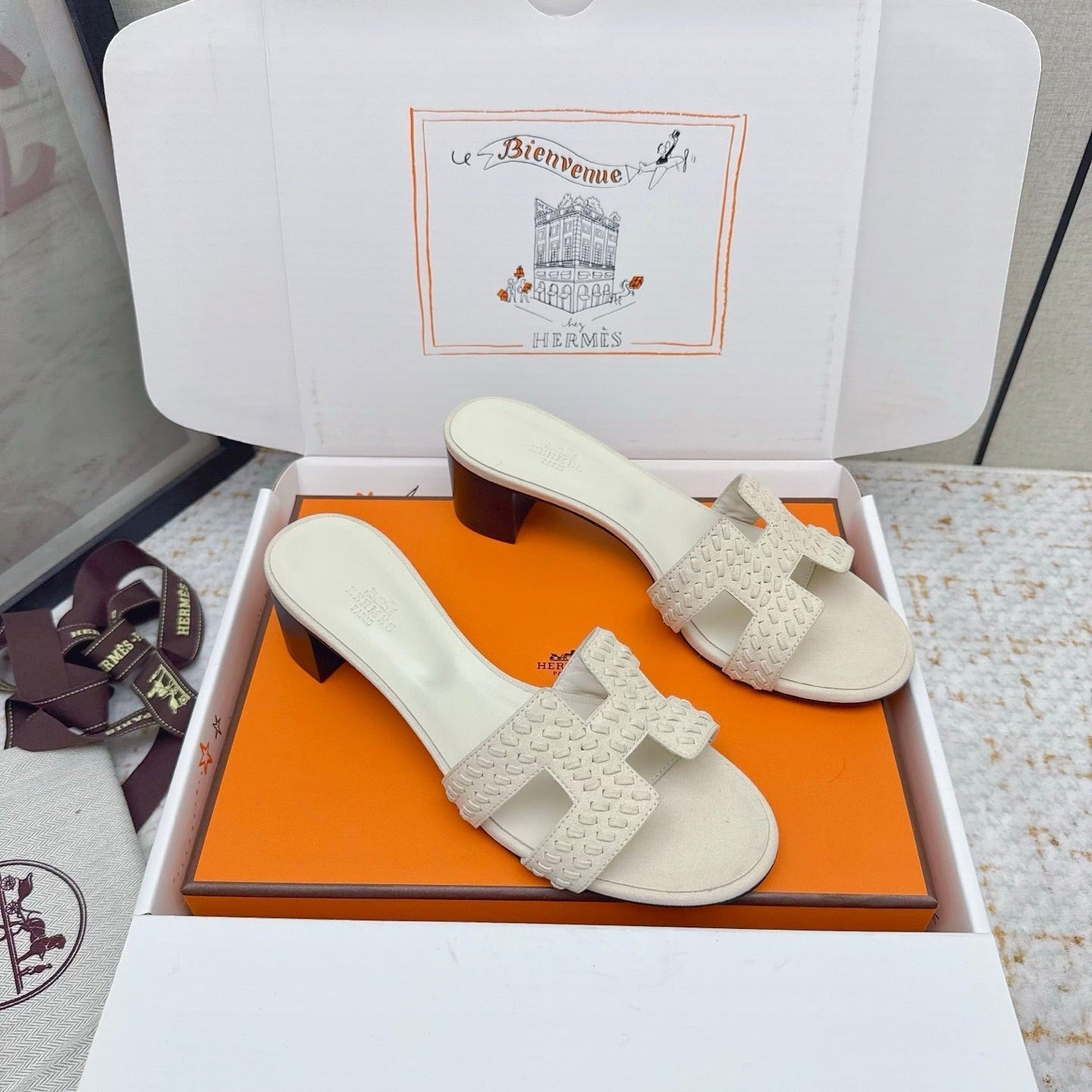 HM 26ss Oran Sandals 50 Cream Suede Sheepskin 625141