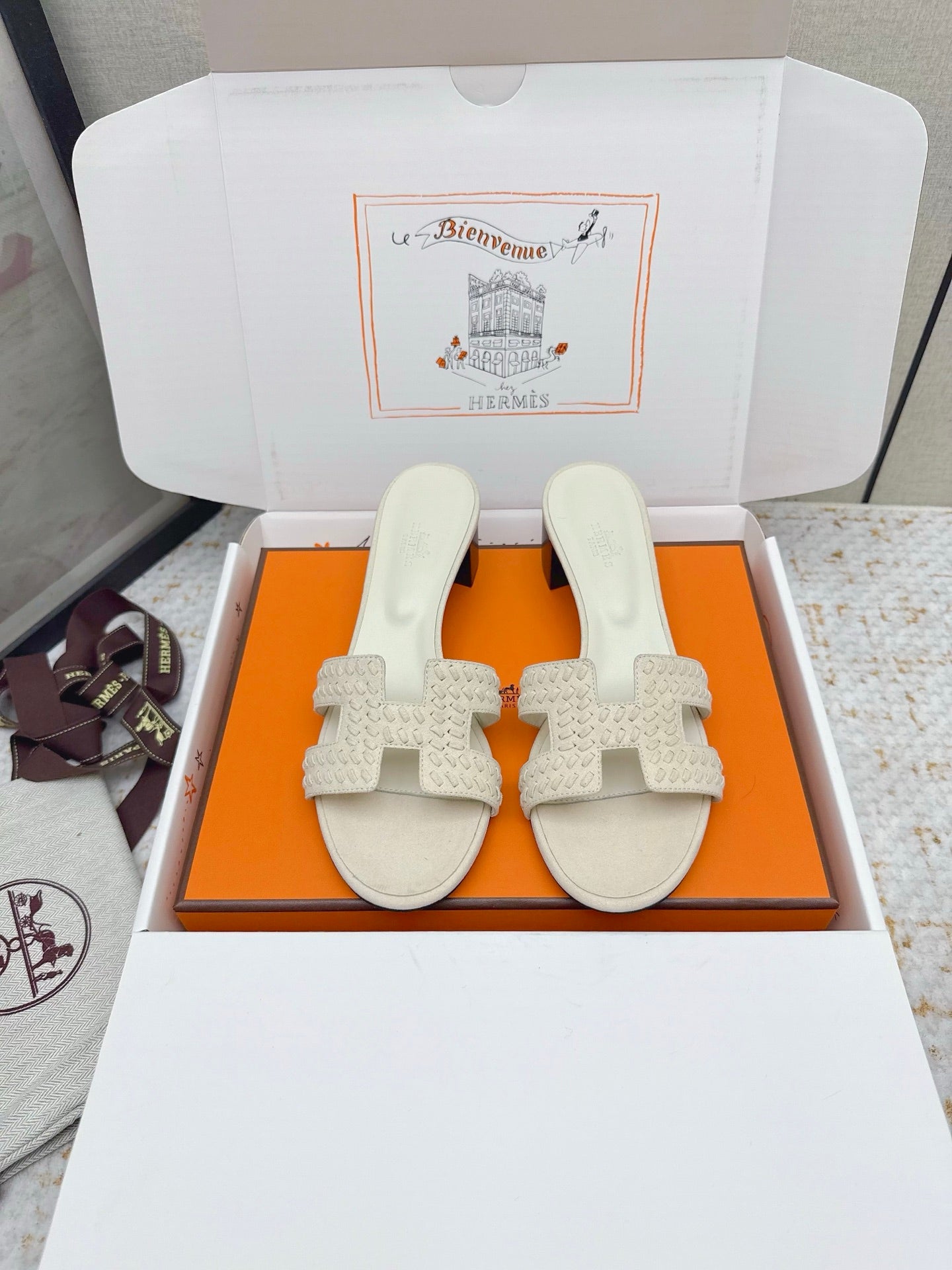 HM 26ss Oran Sandals 50 Cream Suede Sheepskin 625141