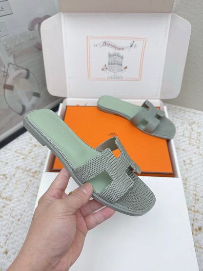 HM 26ss Oran Sandals Gray Green Cowhide 625047