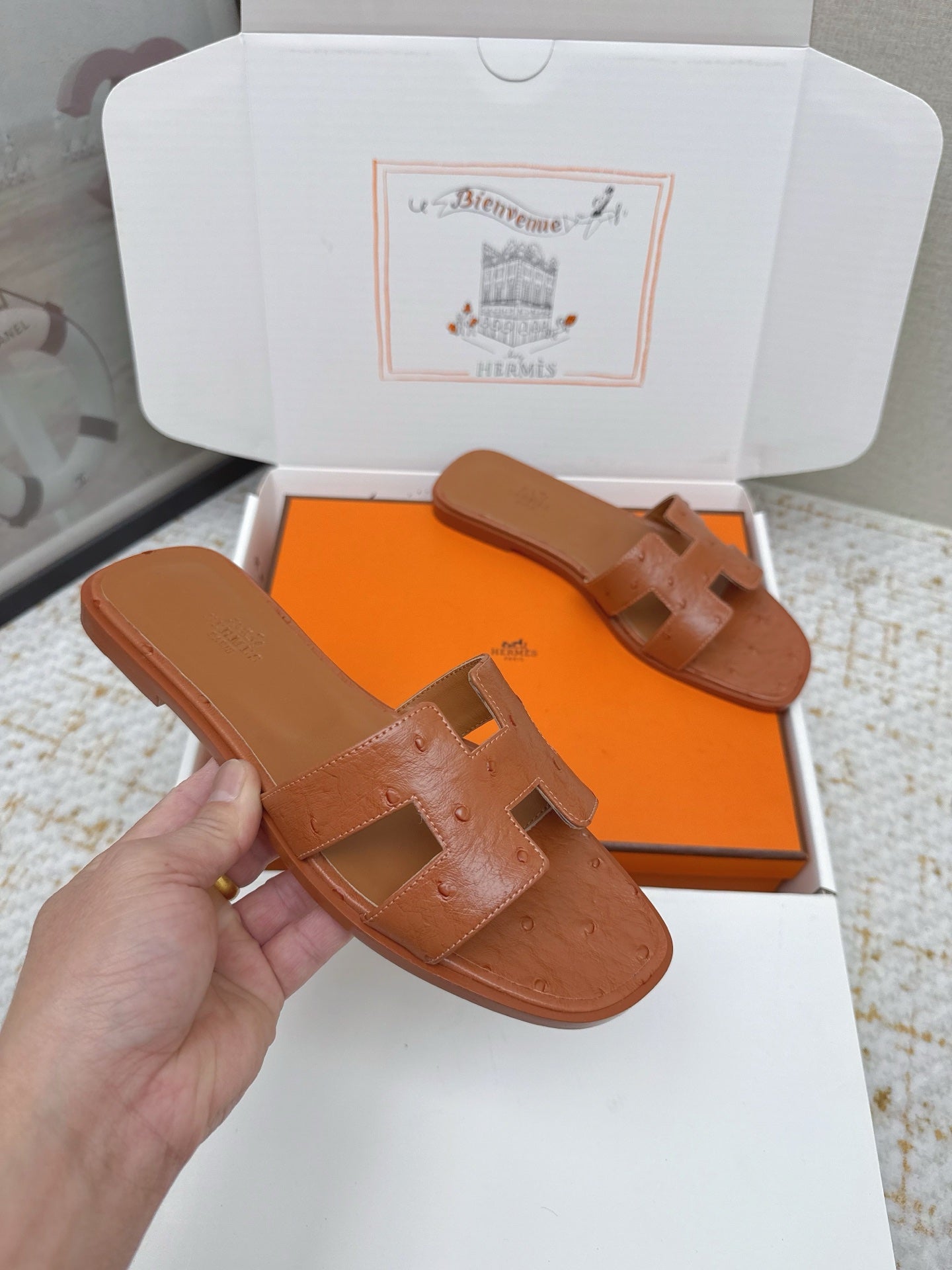 HM 26ss Oran Sandals Ostrich Leather 625092