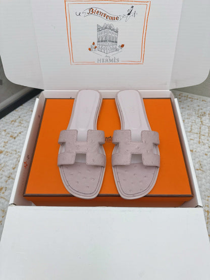 HM 26ss Oran Sandals Rose Nude Ostrich Leather 625099