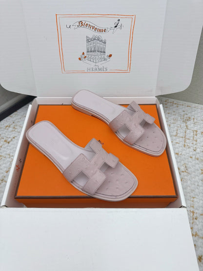 HM 26ss Oran Sandals Rose Nude Ostrich Leather 625099