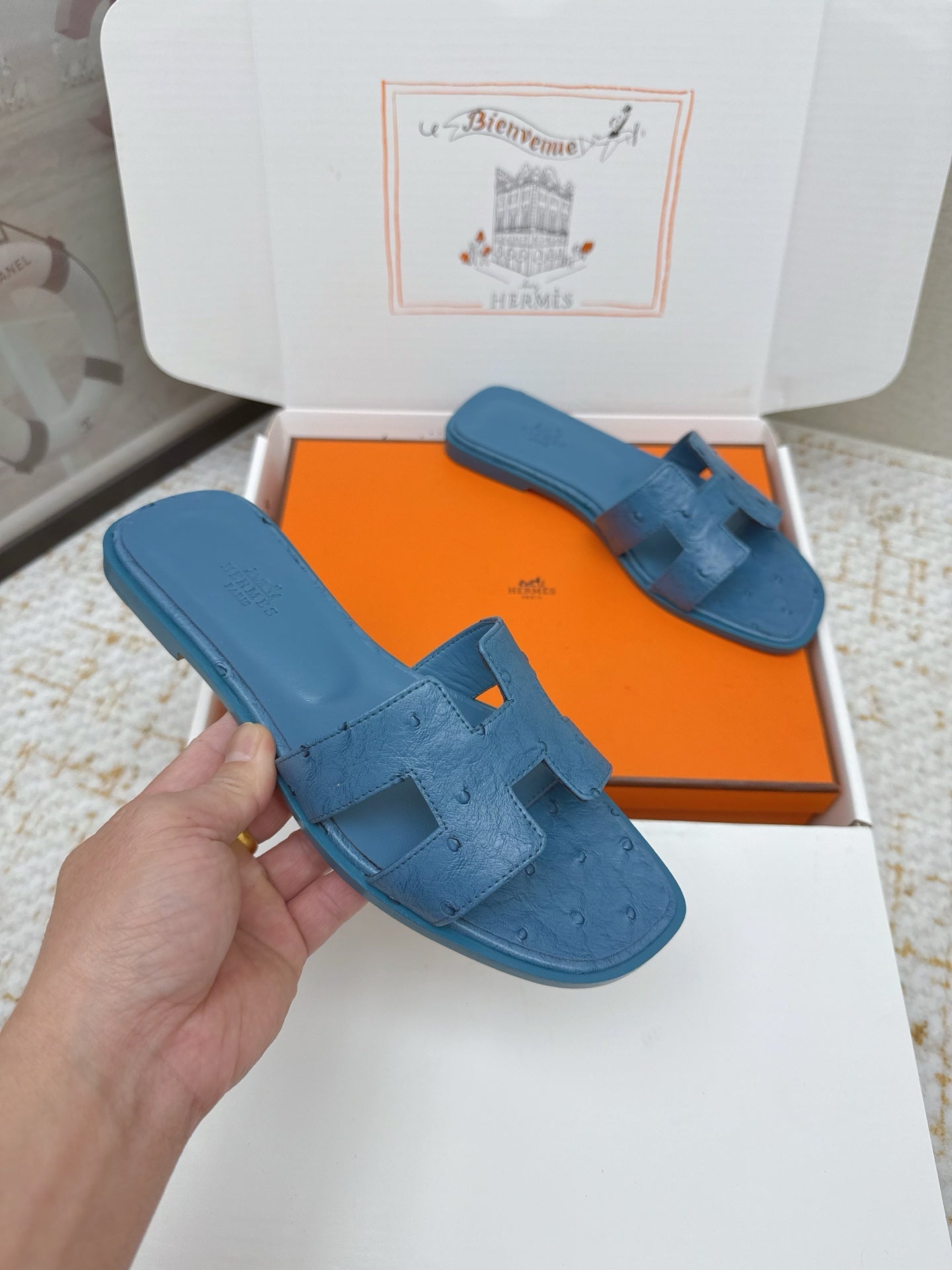 HM 26ss Oran Sandals Blue Ostrich Leather 625100