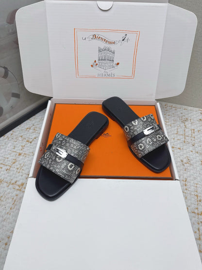 HM 26ss Slippers Gray Black Cowhide Sliver Buckle 625154