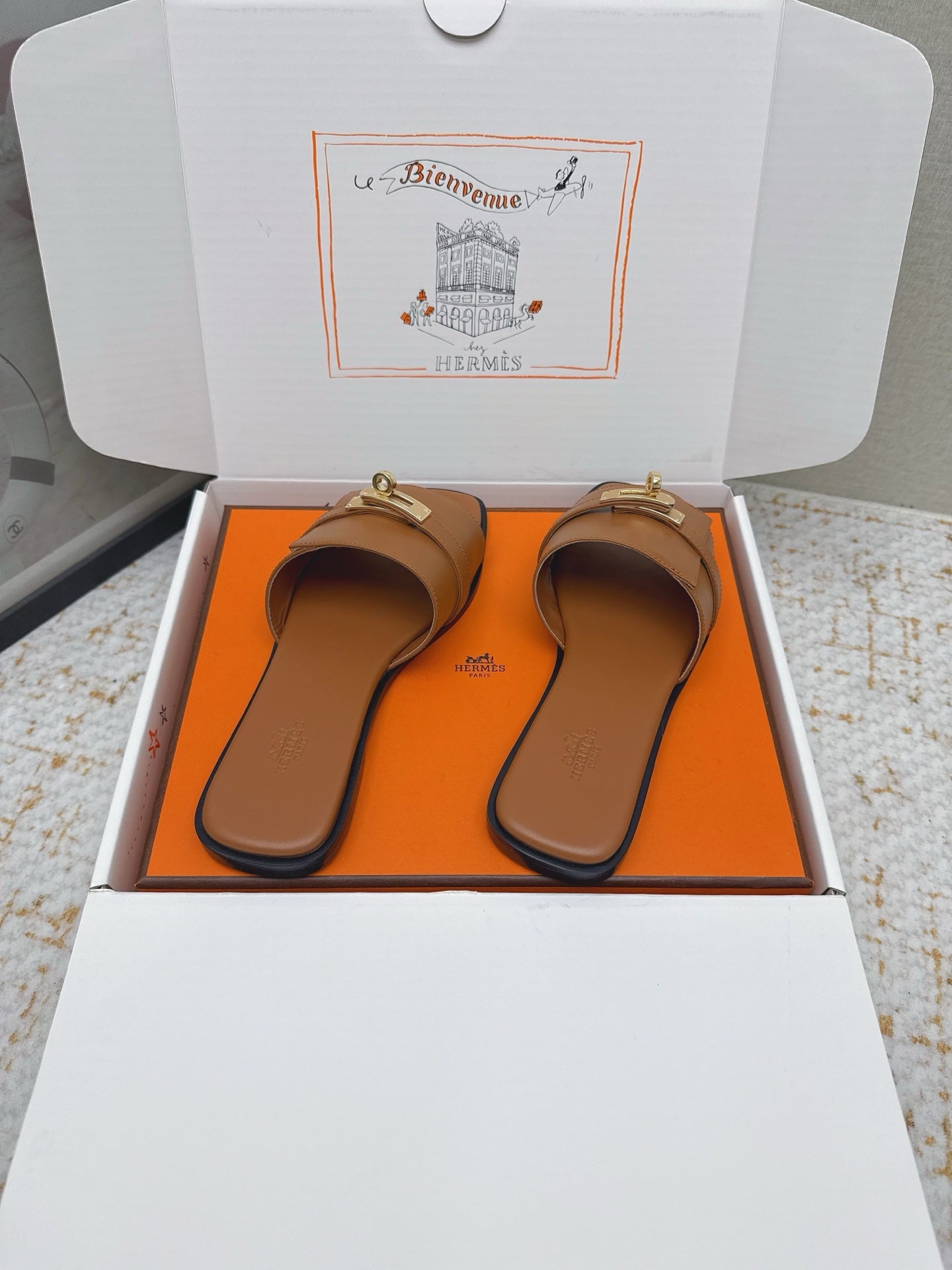 HM 26ss Oasis Sandals Brown Sheepskin Gold Buckle 625160