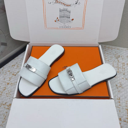 HM 26ss Oasis Sandals White Sheepskin Sliver Buckle 625164