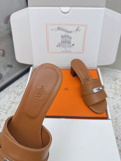 HM 26ss Oasis Sandals 50 Brown Sheepskin Sliver Buckle 625169