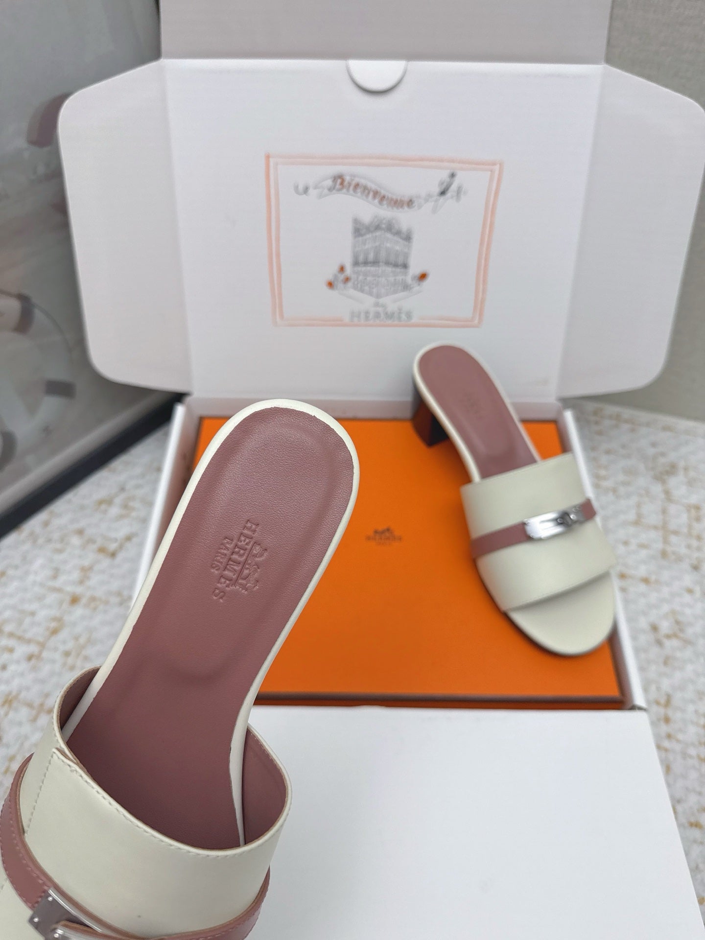 HM 26ss Oasis Sandals 50 Cream Dusty Pink Sheepskin Sliver Buckle 625175