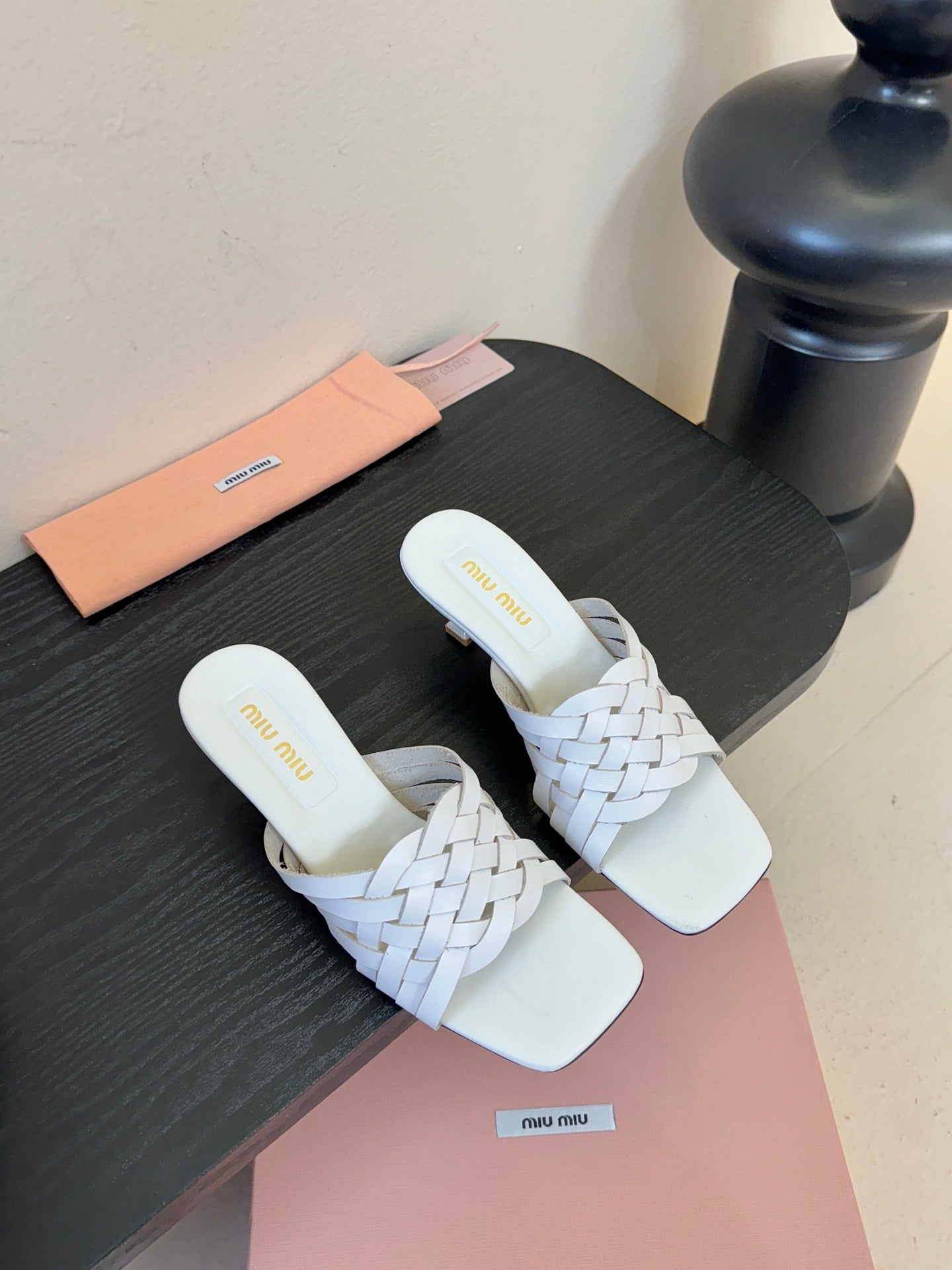 MIU 26ss Flat Sandals 50 White Sheepskin 627351
